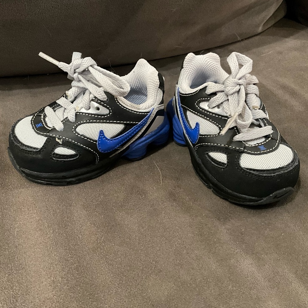 Baby Nike Sneakers. Silver, Blue and Black size 4c